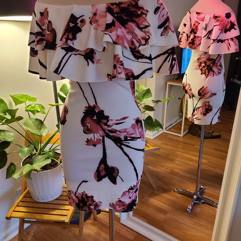 Lovely spanish flower , Off shoulder dress 👗